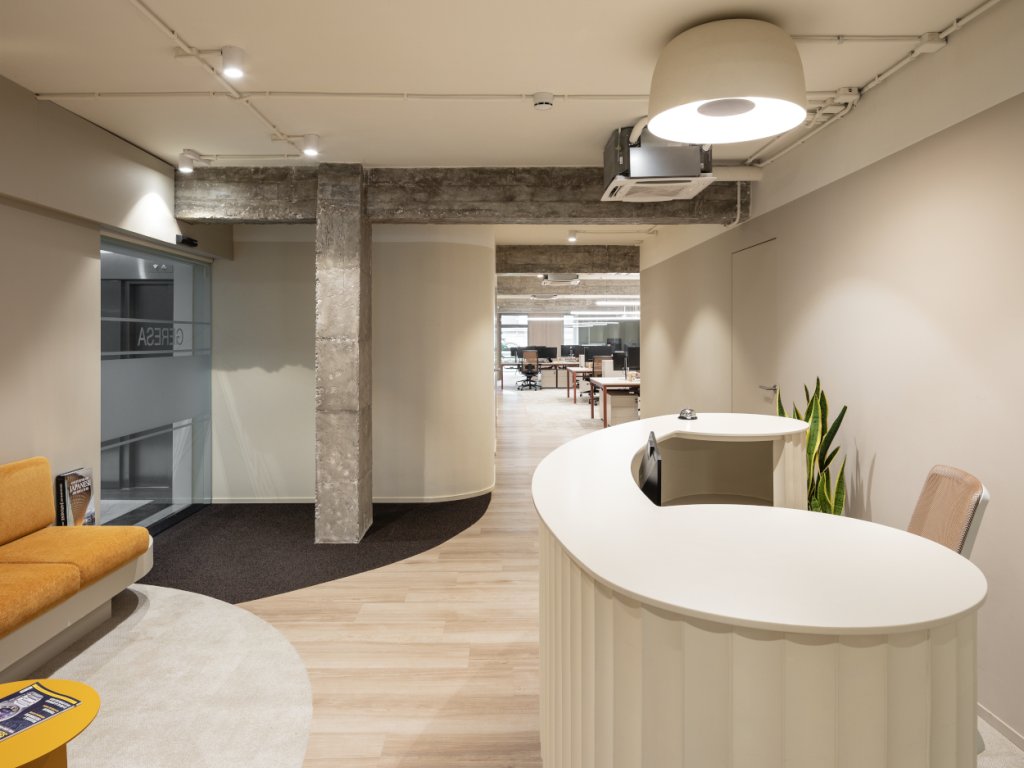 DESIGN & BUILD